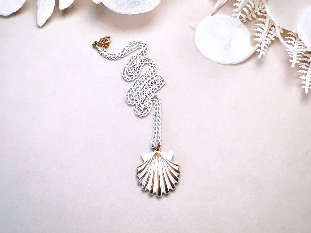 White and Gold Vintage Seashell Necklace, Summer Style Enamel Sliding Pendant on White Chain Necklace