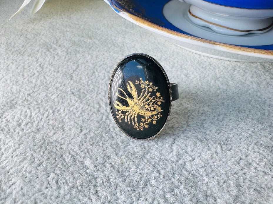 Zodiac Cancer Ring, Black Vintage Astrology Glass Cameo Ring with Gold Etching, Adjustable Thick Antique Bronze Band