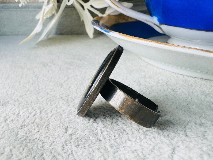 Zodiac Cancer Ring, Black Vintage Astrology Glass Cameo Ring with Gold Etching, Adjustable Thick Antique Bronze Band