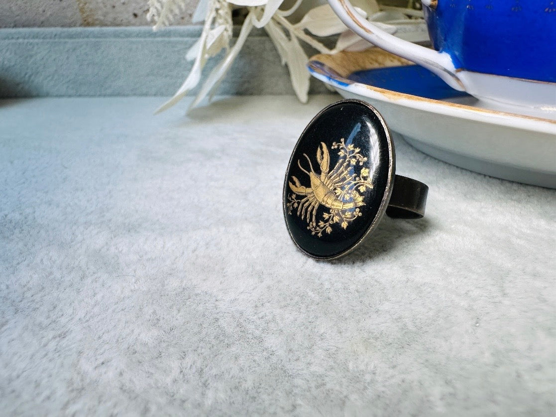 Zodiac Cancer Ring, Black Vintage Astrology Glass Cameo Ring with Gold Etching, Adjustable Thick Antique Bronze Band