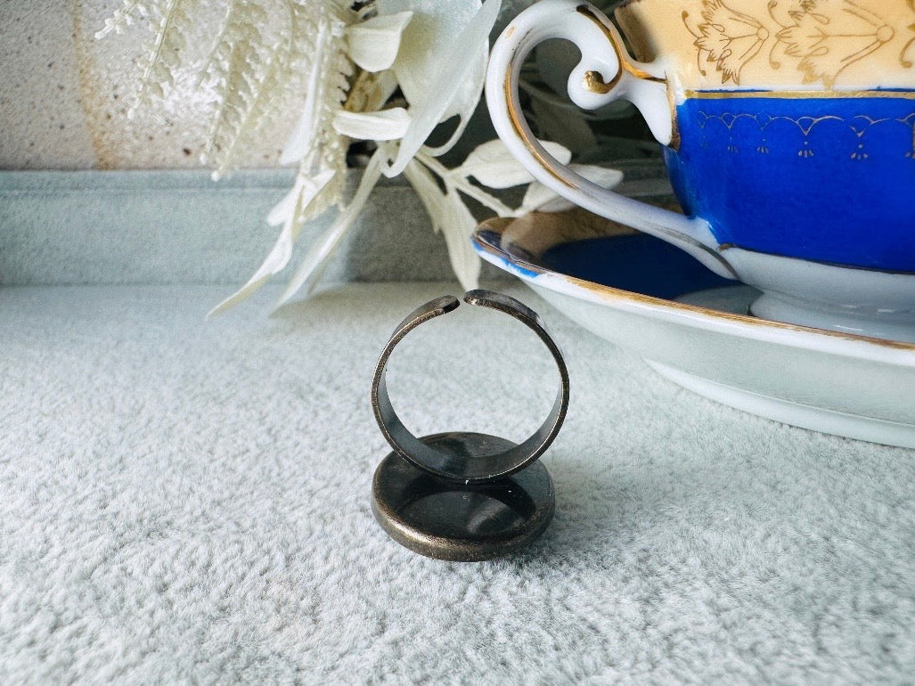 Zodiac Cancer Ring, Black Vintage Astrology Glass Cameo Ring with Gold Etching, Adjustable Thick Antique Bronze Band