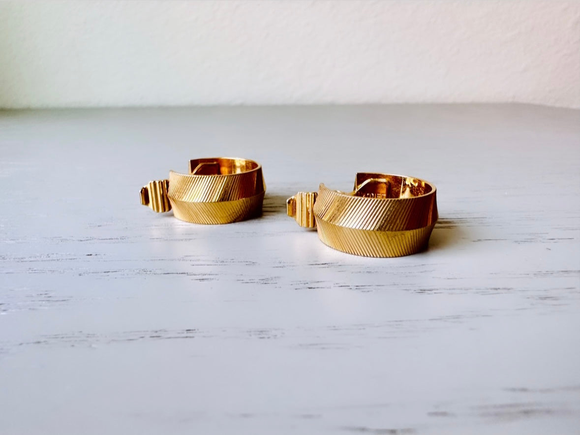 Textured Gold Hoop Earrings, Vintage 1980s Monet Huggie Clip On Earrings, Lightweight Classic Gold Earrings 7/8" Clip-On Hoops Non-Pierced