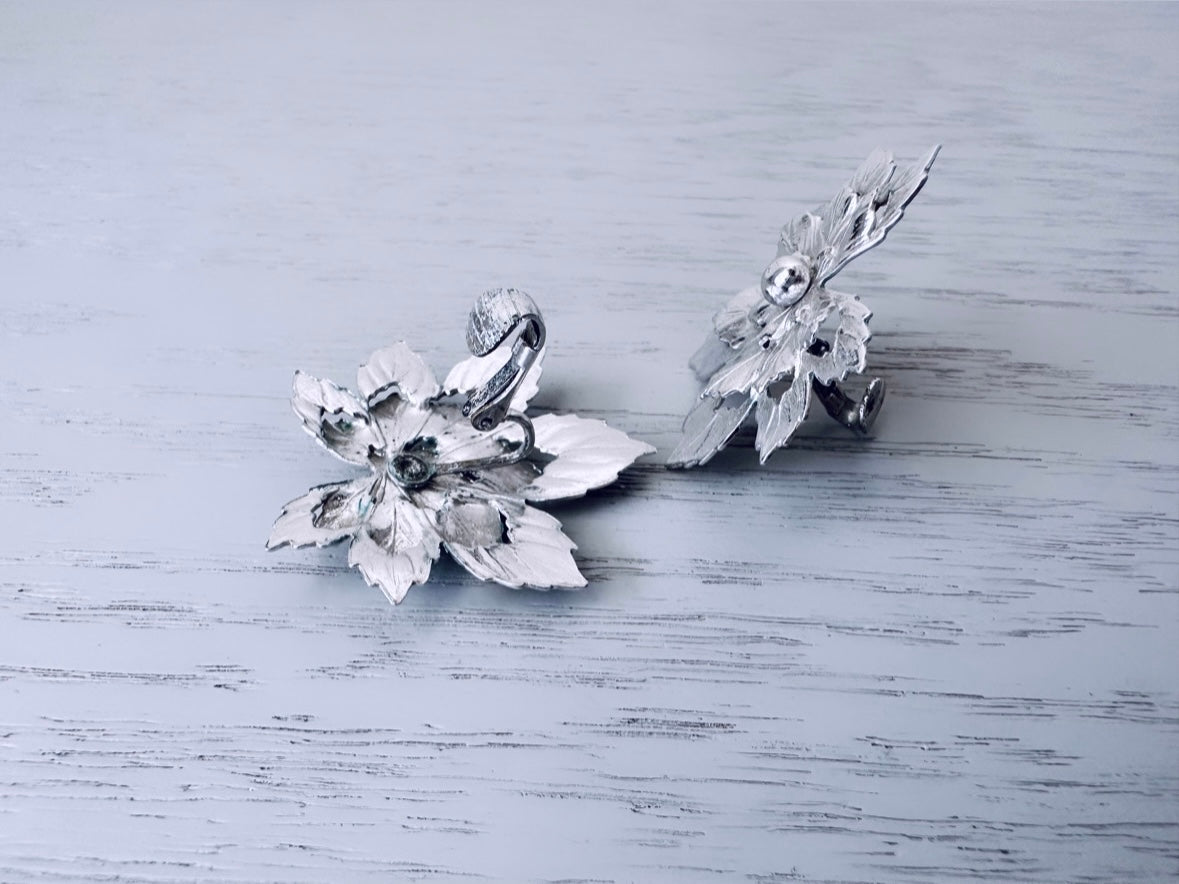 1950s Silver Leaf Earrings, Vintage Statement Earrings, Oversized Silver Maple Leaf Earrings, Huge Clip Earrings, Mod Earrings, SIGNED Sarah Coventry Collectibles