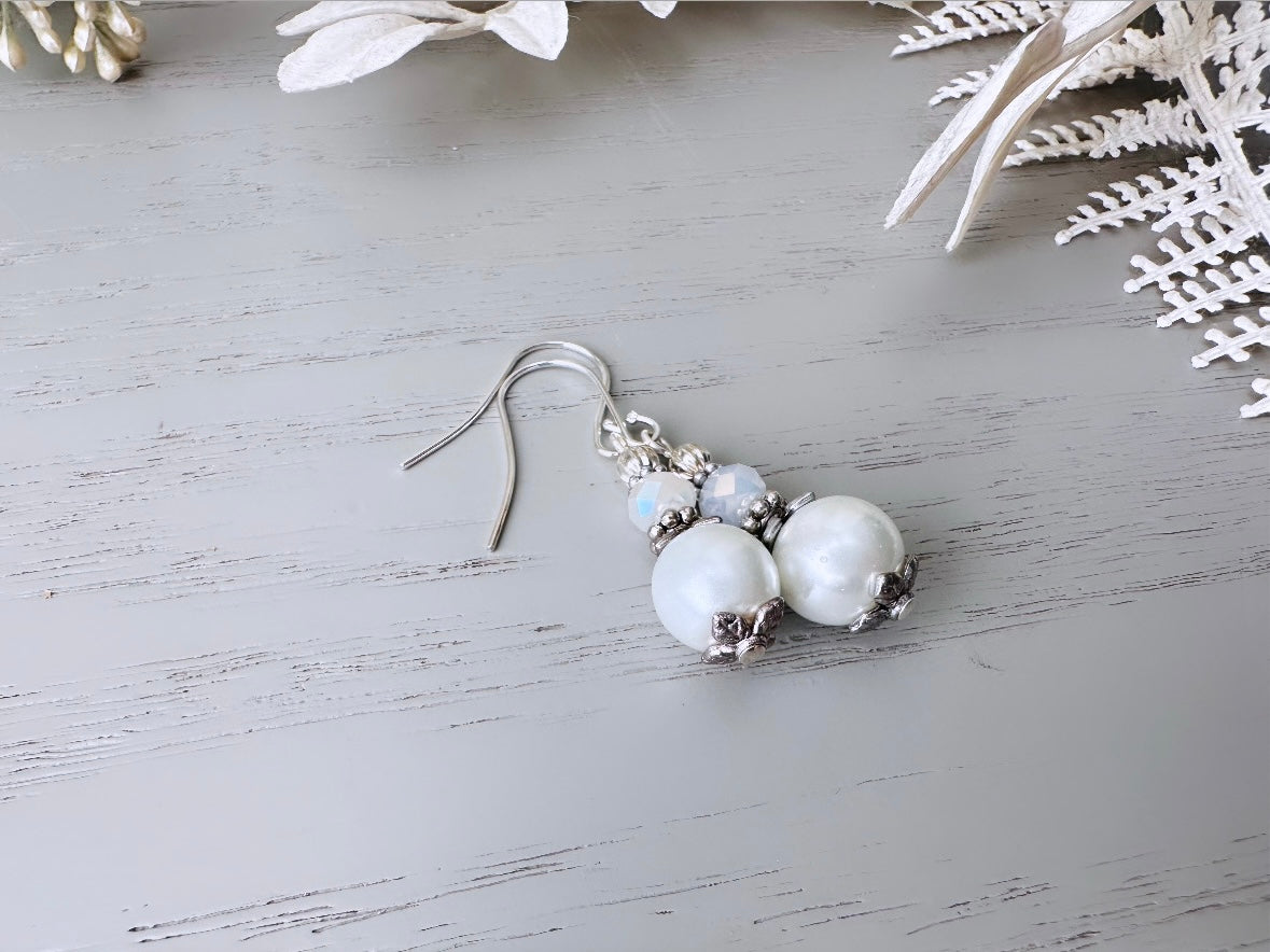 White Pearl Earrings, White Bridal Earring, Pearl and Crystal, Pearl Bride Earrings, Classic Wedding Jewelry, Antique Silver Beaded Earrings