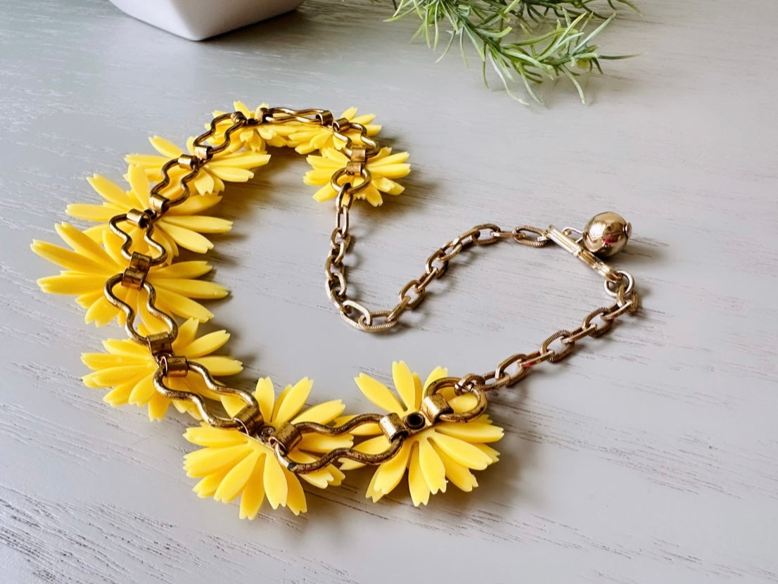 Yellow Flower Choker Necklace, Vintage Soft Flower Necklace, 1950s Retro Choker, Cute Short Floral Necklace