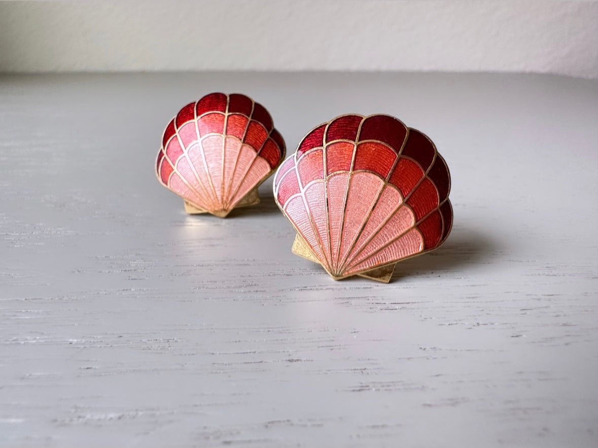 Orange SeaShell Earrings, 1980s Vintage Pierced Earrings, Peach Red and Gold Scallop Shaped Cloisonné 80's Vintage Shell Earrings