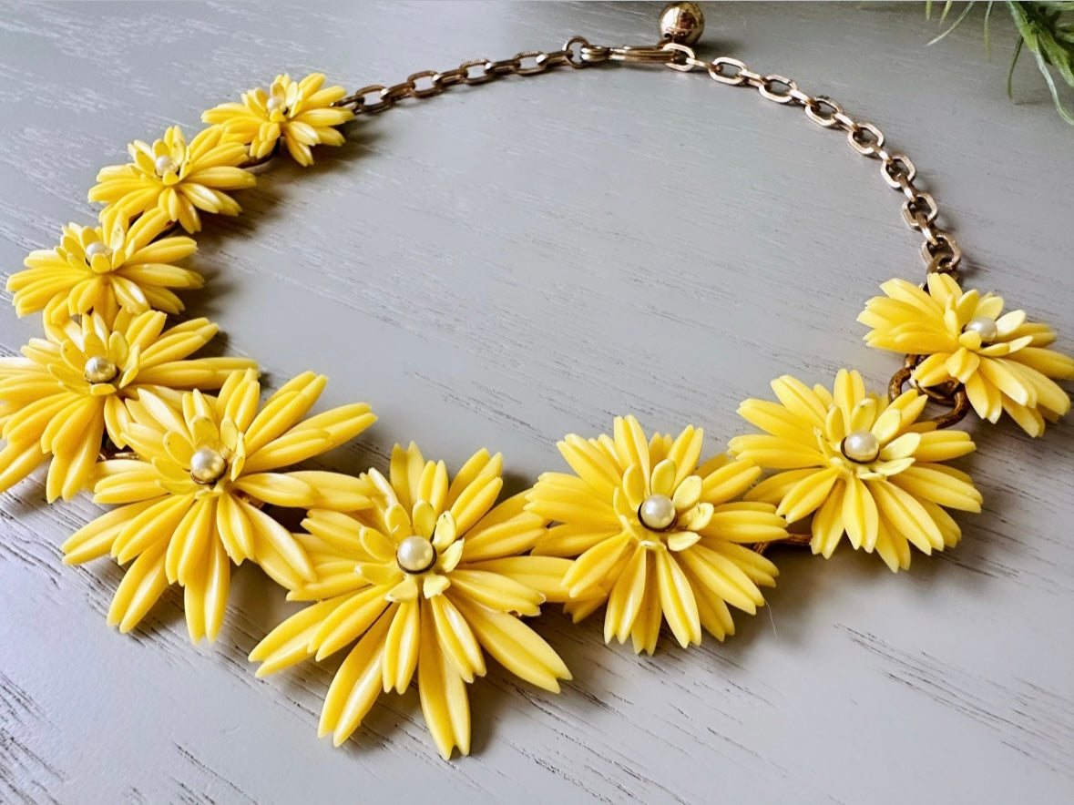 Yellow Flower Choker Necklace, Vintage Soft Flower Necklace, 1950s Retro Choker, Cute Short Floral Necklace