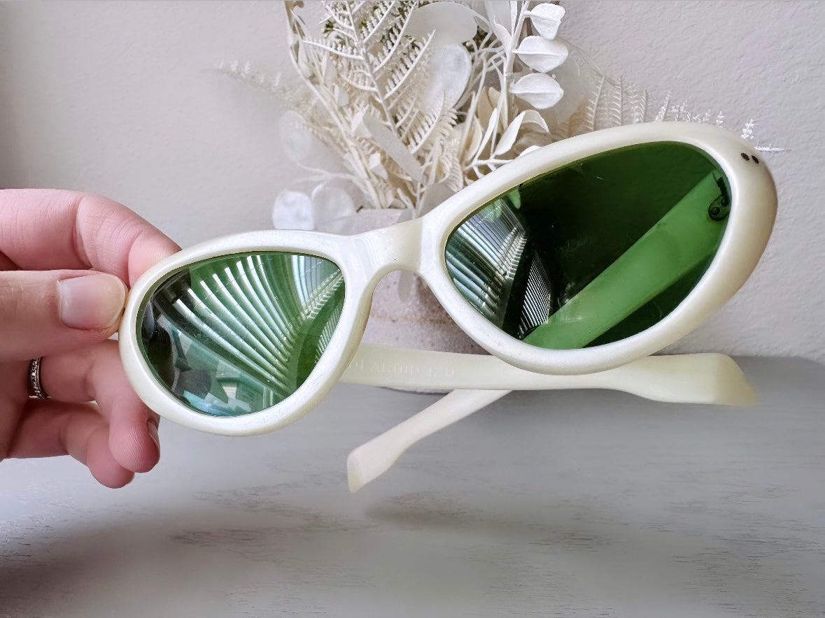 Vintage 50s Sunglasses, Amazing Pearl White Polaroid Cool Ray Cats Eye Sunglasses, Deep Green Lenses, Authentic 1950's Vintage Accessories
