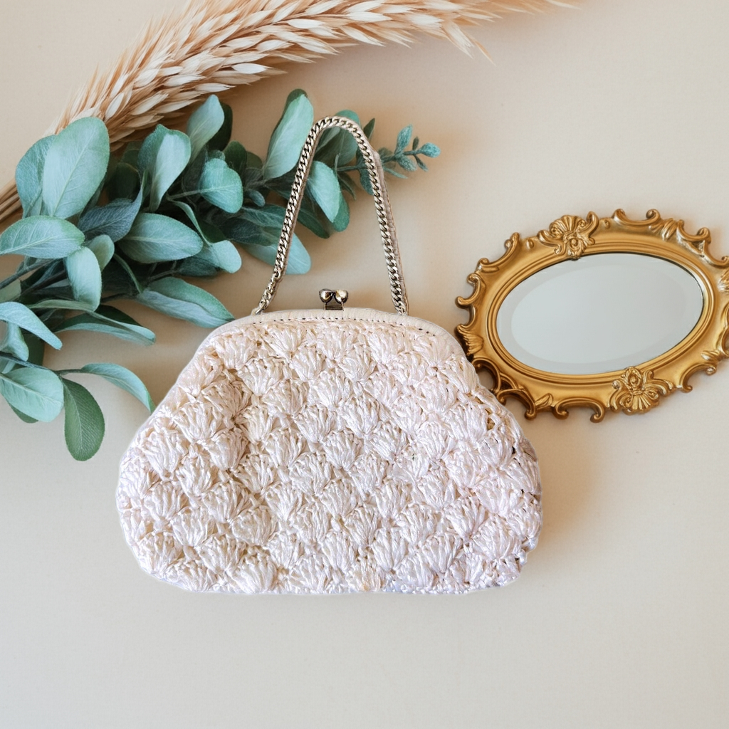 1960s White Raffia Clutch Purse, Handmade in Japan Vintage Mantessa Bag w Chain Strap, Cute Vintage Purse, Shiny Cream Woven Straw Handbag