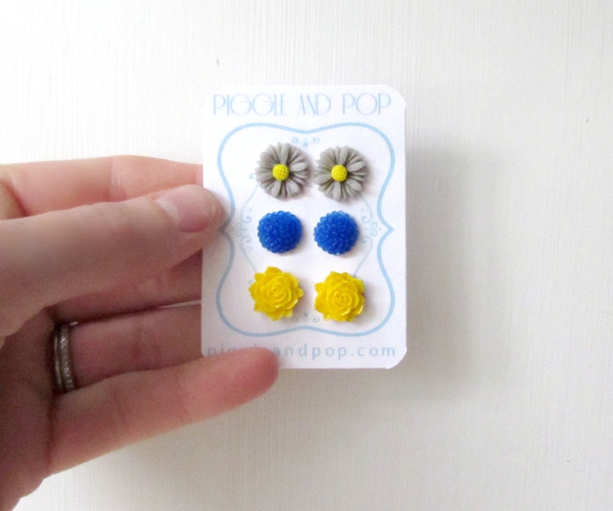 Flower Stud Earrings Set, Blue Yellow Grey, Royal Blue Dahlia Earrings, Yellow Rose Studs, Gray Gerber Daisy Stud Earrings, Floral Post Set