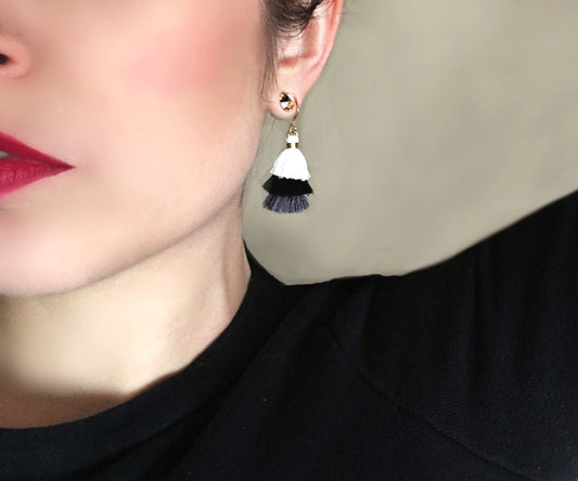 Ombre Tassel Earrings in White Black Grey, Short Triple Tassel Earrings, Small Tassel Earrings, Monochrome Fringe Earrings, Black and White