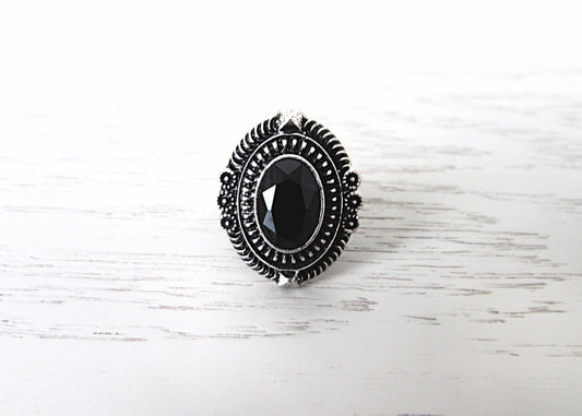 Black Vintage Statement Ring, Big Silver Ring with Oval Faux Onyx, Southwestern 90s Ring, Size 6.5 Cocktail Ring, Chunky VTG Costume Jewelry