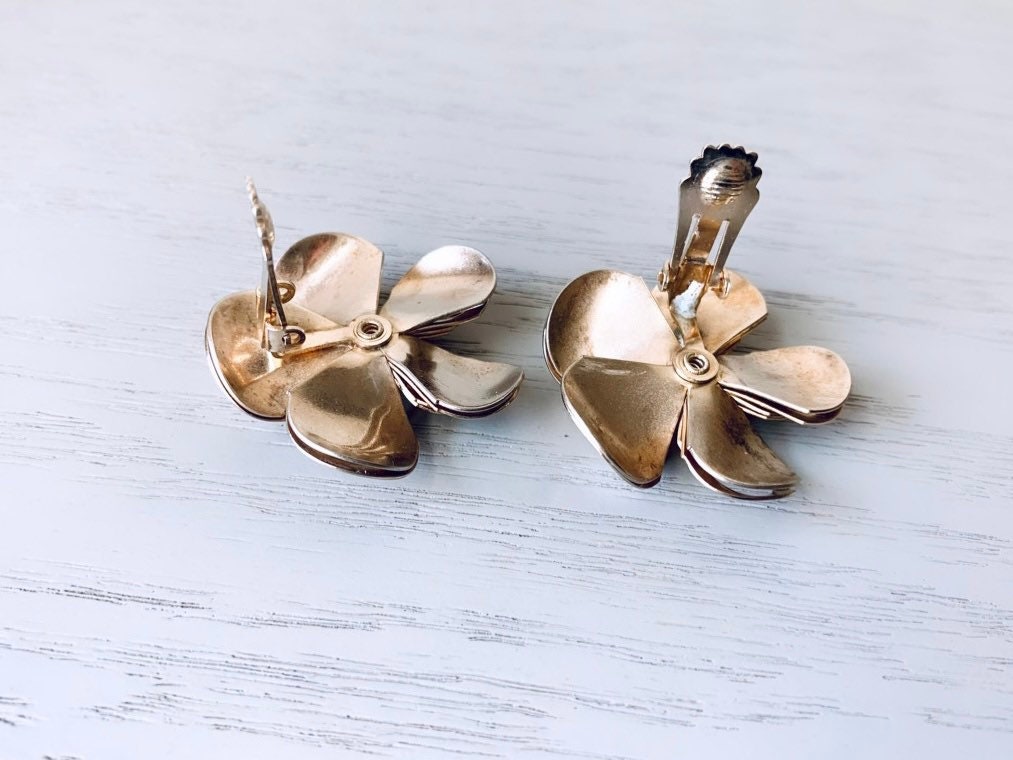 Vintage Gold Flower Earrings, Floral Gold Clip-On Statement Earrings, Big Vintage Earrings, Metal Flower Earrings, Layered Petals