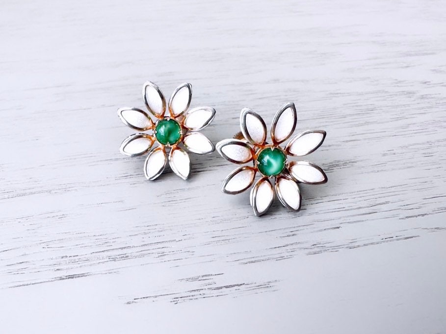 White Enamel Flower Earrings with Moonglow Green Center, Silver Vintage Flower Earrings Screwback Statement Earrings, Small Vintage Earrings