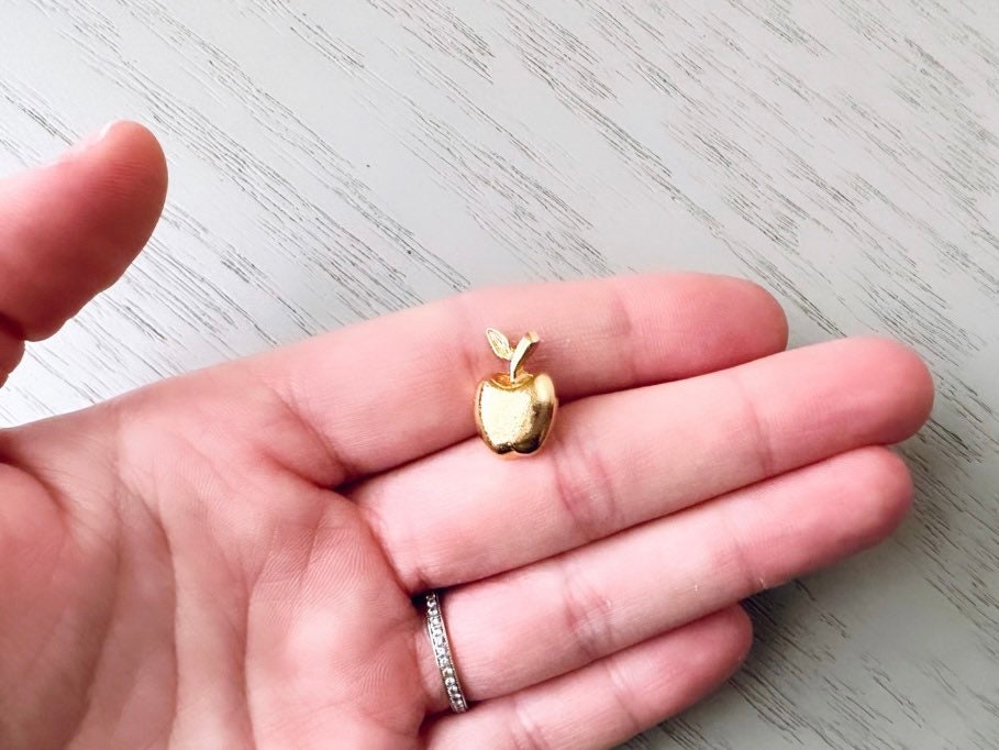 Tiny Gold Apple Brooch, Vintage Apple Tac Pin, Quirky Fruit Brooch, Back to School Teacher's Gifts, Poison Apple Pin, Small Gold Pin