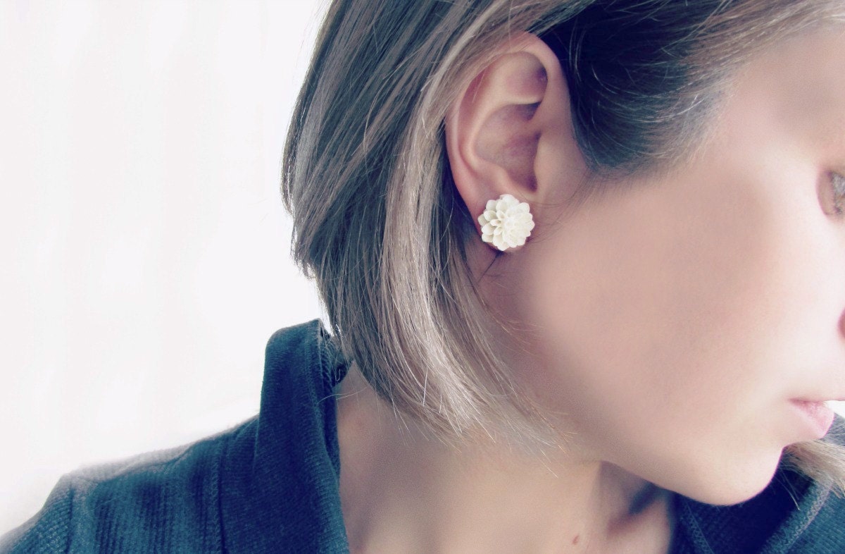 Mint Flower Earring, Flower Stud Earrings, Large Stud Earring, Dahlia Post Earrings, Chrysanthemum Stud, Big Mint Earrings, Resin Earring