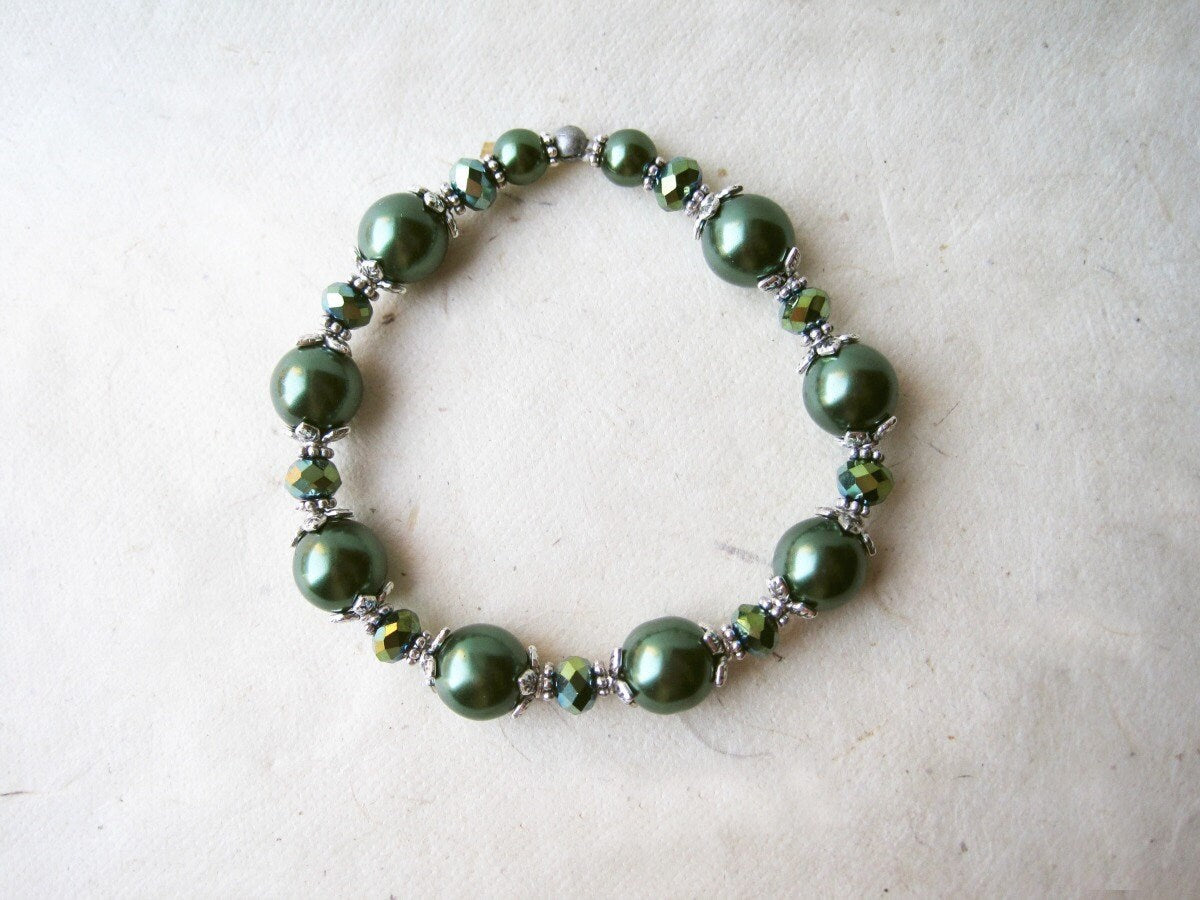 Green Pearl Bracelet, Hunter Green Bridesmaid Bracelet, Victorian Bracelet with Antique Silver Floral Accents, Elegant Stretch Bracelet