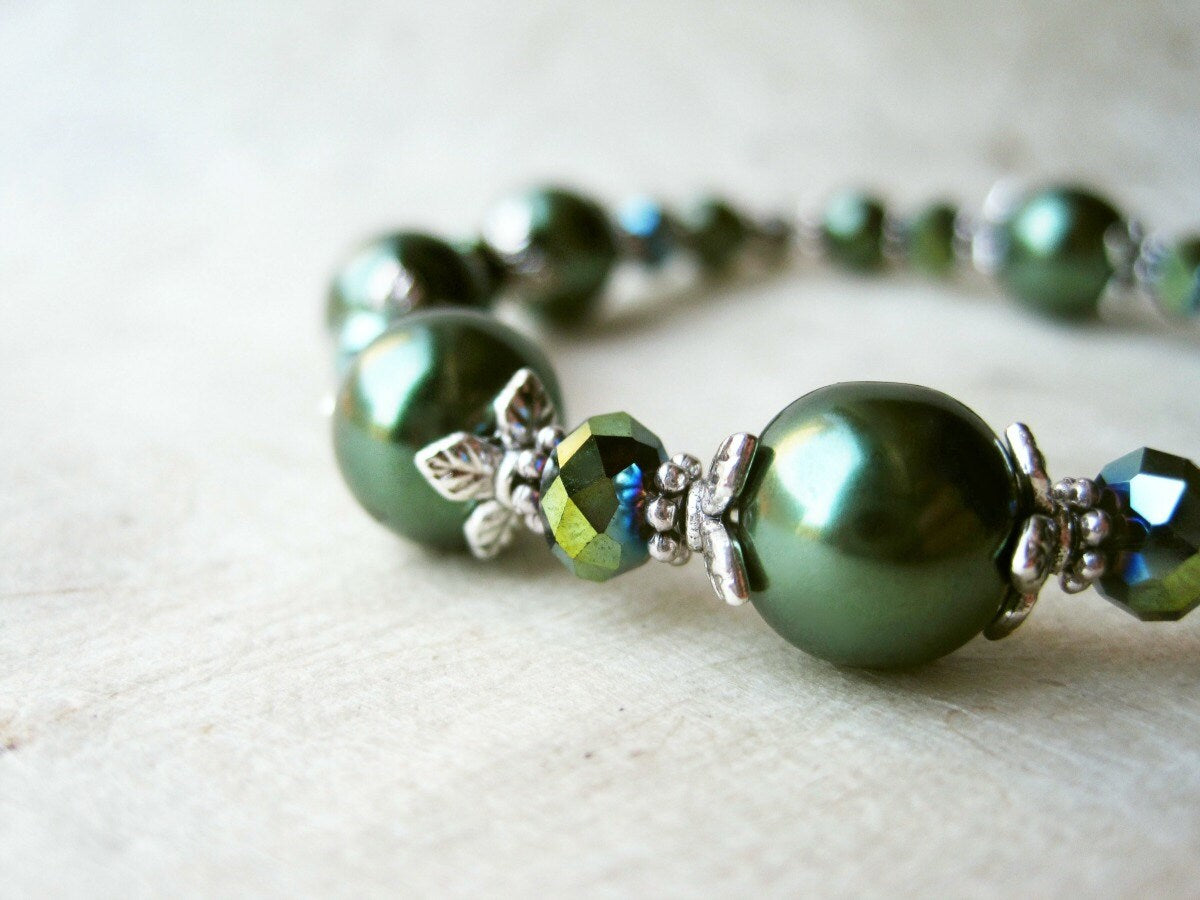 Green Pearl Bracelet, Hunter Green Bridesmaid Bracelet, Victorian Bracelet with Antique Silver Floral Accents, Elegant Stretch Bracelet