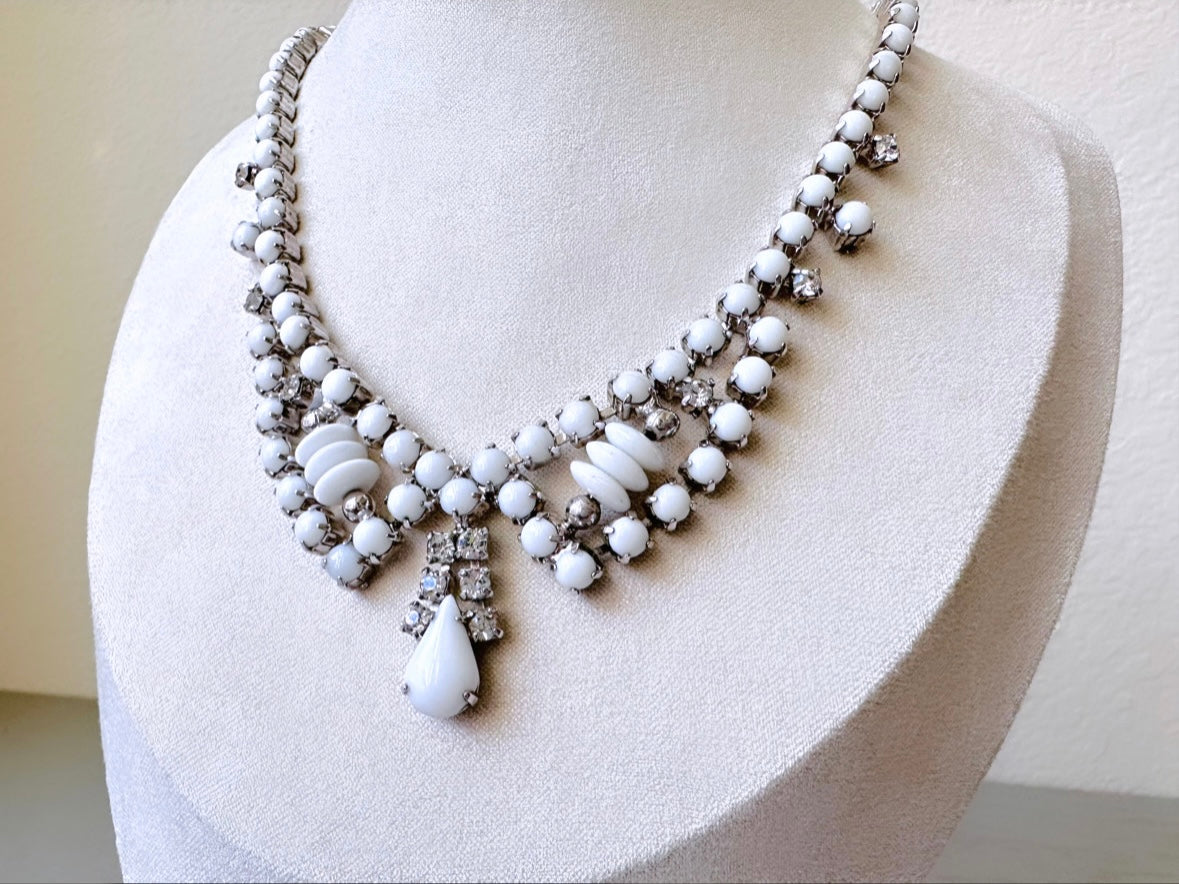 Vintage Milk Glass Choker Necklace, White and Silver 1960s Vintage Necklace, Beautiful Bridal Choker with Milk Glass and Diamond Rhinestones