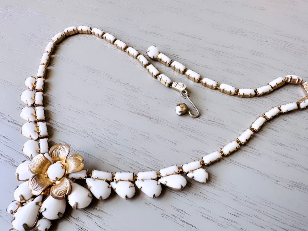 Vintage WEISS Necklace, White Milk Glass Necklace, Gold 15" Flower Choker with Prong Set Vintage Milk Glass, Romantic Choker Necklace