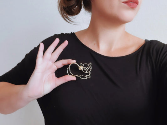 Gold Cat Brooch, Vintage Cat Tac Pin, Quirky Animal Brooch, Cat Lover Gift, Cat Outline Brooch