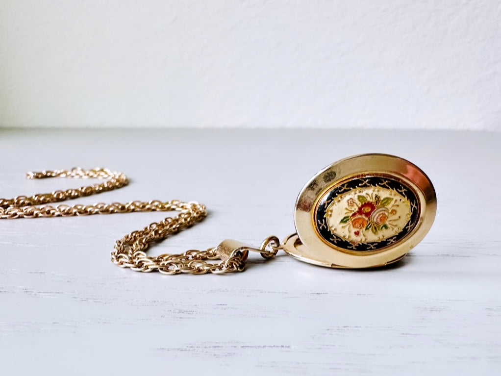Antique Gold Vintage Flower Locket Necklace, Keepsake Locket Valentine's Day Gold Locket with Floral Motif, Black Border and Etched Gold