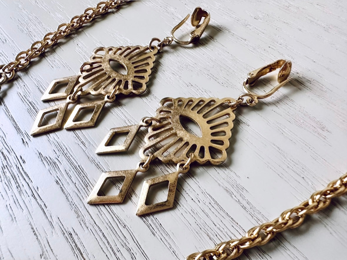 VTG Gold Toned Choker Style Dangle Necklace Set, Geometric Sarah Coventry Mandarin Magic 1970s Vintage Bib Necklace with Matching Earrings