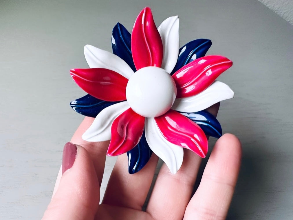 Navy Hot Pink and White Retro Brooch, Large Vintage Flower Brooch, Enamel Flower Pin, 1960s Floral Enamel Pin, Vintage Mod 60's Flower Power