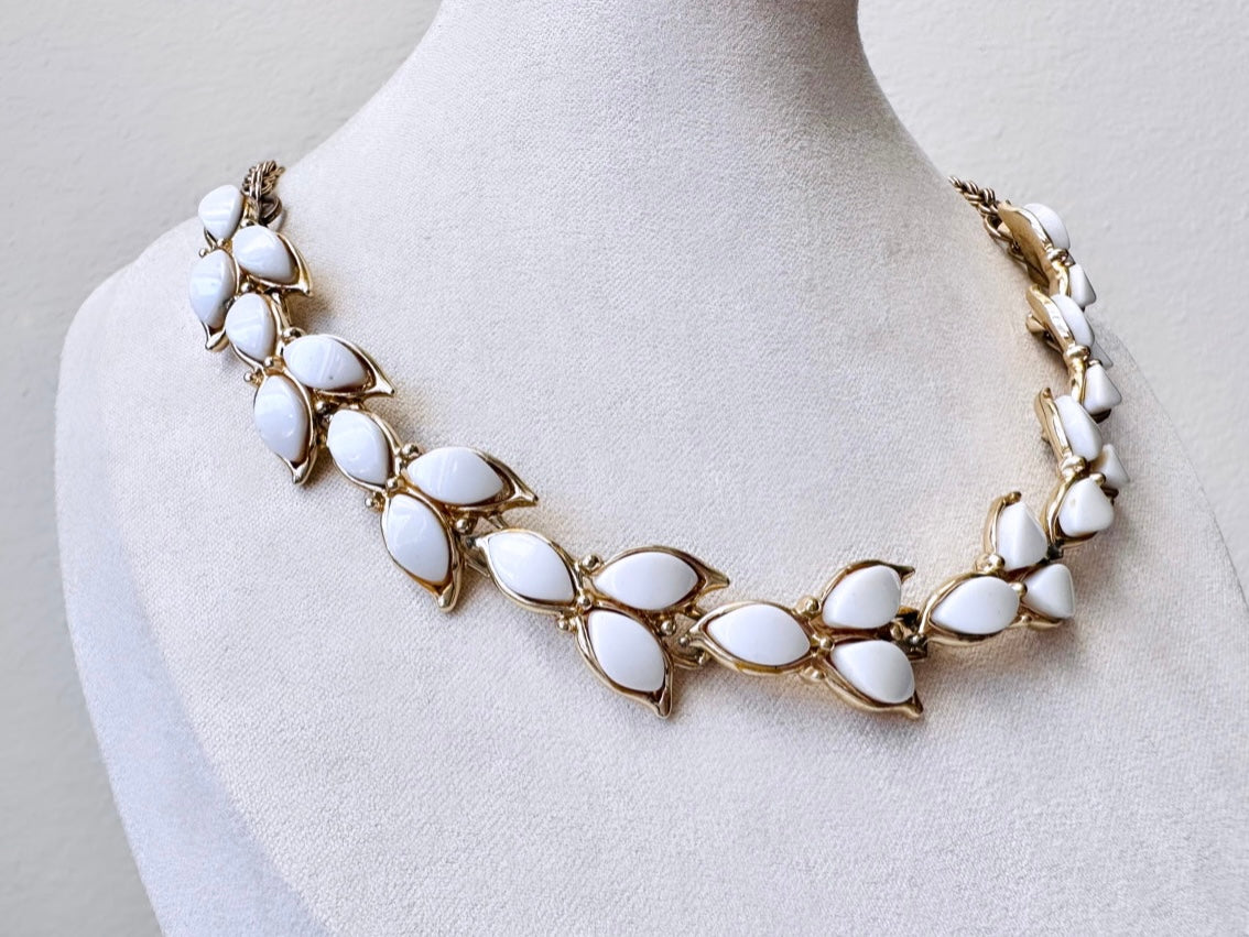 White Acrylic Leaf Necklace, 1960s White and Gold 17" Choker with White Leaves and Gold Chain, Romantic Short Necklace