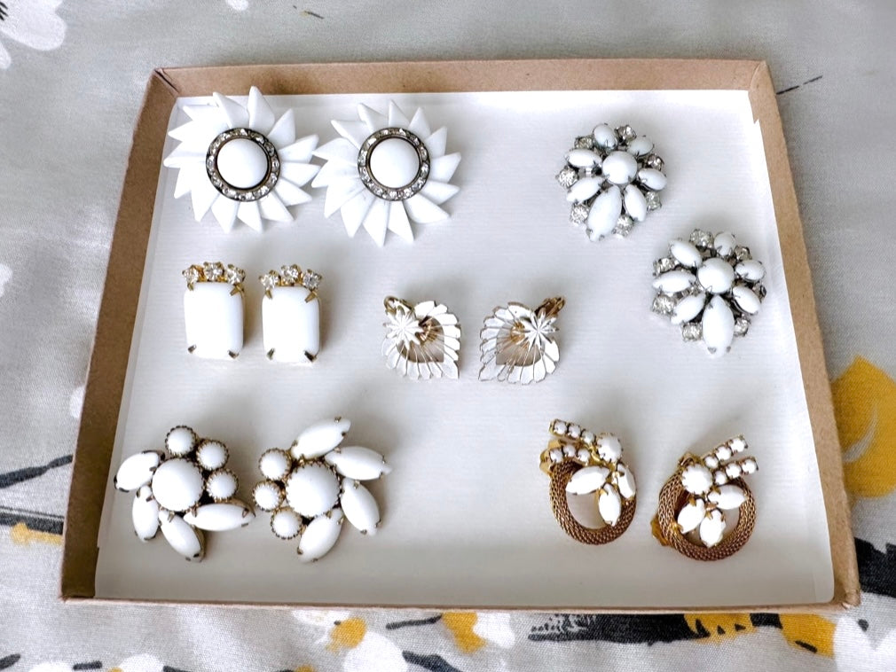 Milk Glass Earrings, 1960s Vintage Earrings, Dramatic White and Gold Bridal Clip-on Earrings, 1960s Gold Mesh Elegant Bridal Earrings
