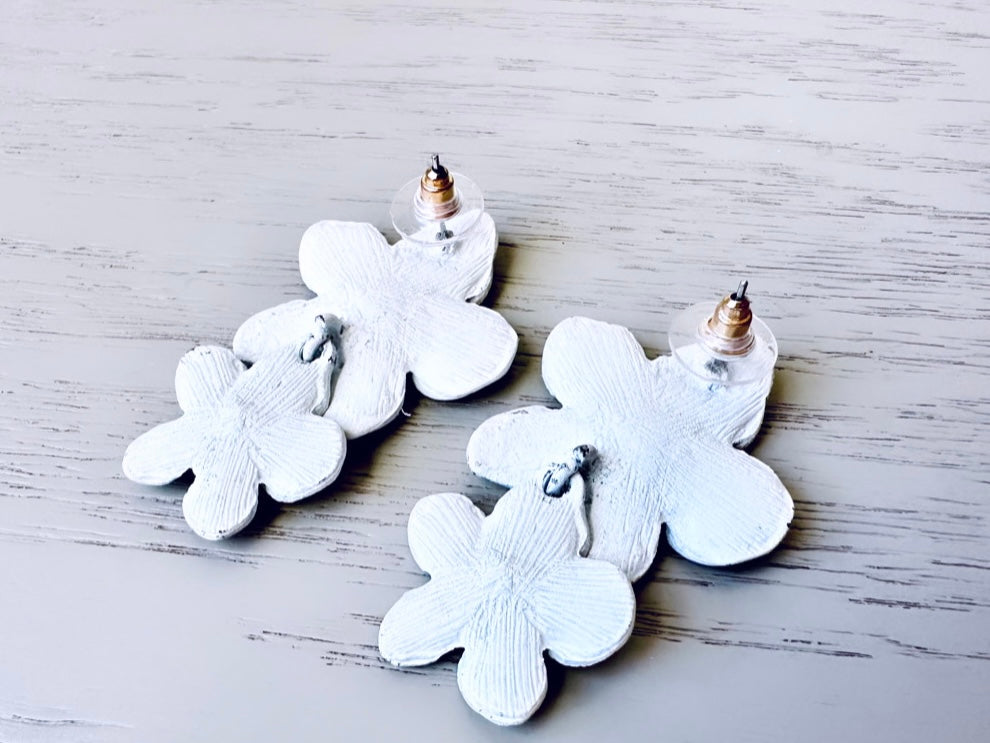 White Dogwood Flower Earrings, White and Gold Vintage Pierced Earrings, Bridal Flowers, Floral Statement Woodland Nymph Cosplay Jewelry
