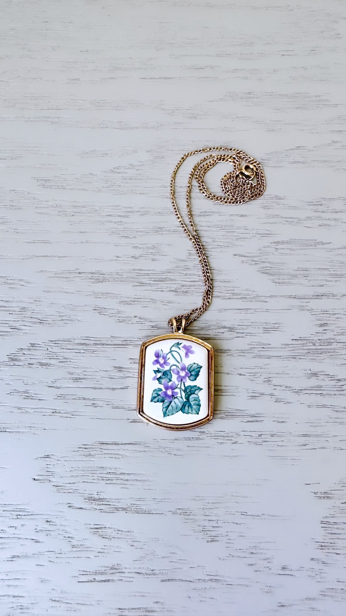 Purple Violets Floral Porcelain Pendant Necklace, 1980 Floral Heritage Avon, February Birthday Necklace, Vintage Purple Flower Pendant