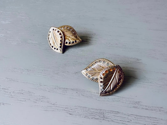 Vintage Gold Leaf Earrings, Gold Filigree Leaves Clip On Earrings Lightweight Delicate 7/8" Long,  Whimsical Clip-Ons for Non-Pierced