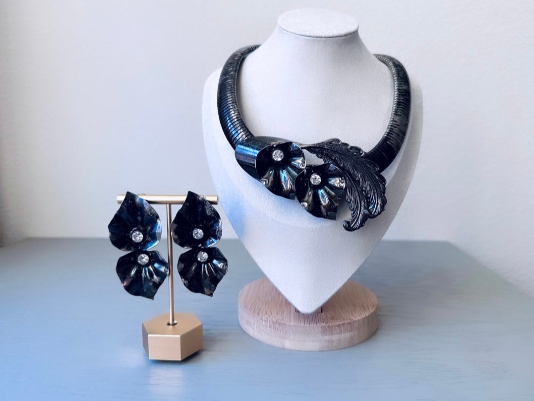 Dramatic Black Flower and Vines Vintage Statement Necklace + Matching Earrings, Antiqued Silver + Black Patina Choker Flower Vine Necklace, Avant Garde Spooky Season Goth Chic