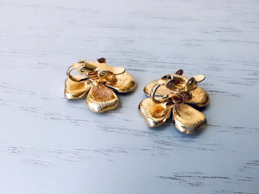 White and Gold Dogwood Flower Earrings, Floral Vintage Earrings, Bridal Flower Clip-Ons, Dogwood Clip On Earrings, Woodland Jewelry