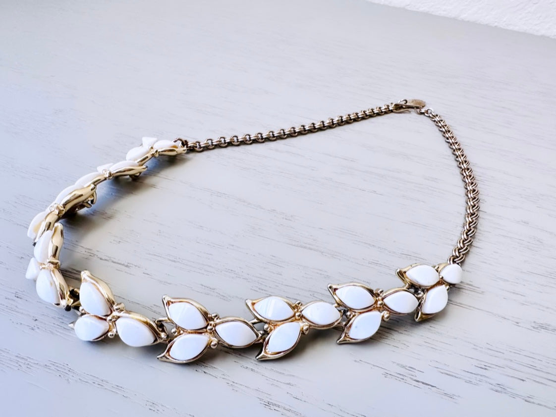 White Acrylic Leaf Necklace, 1960s White and Gold 17" Choker with White Leaves and Gold Chain, Romantic Short Necklace